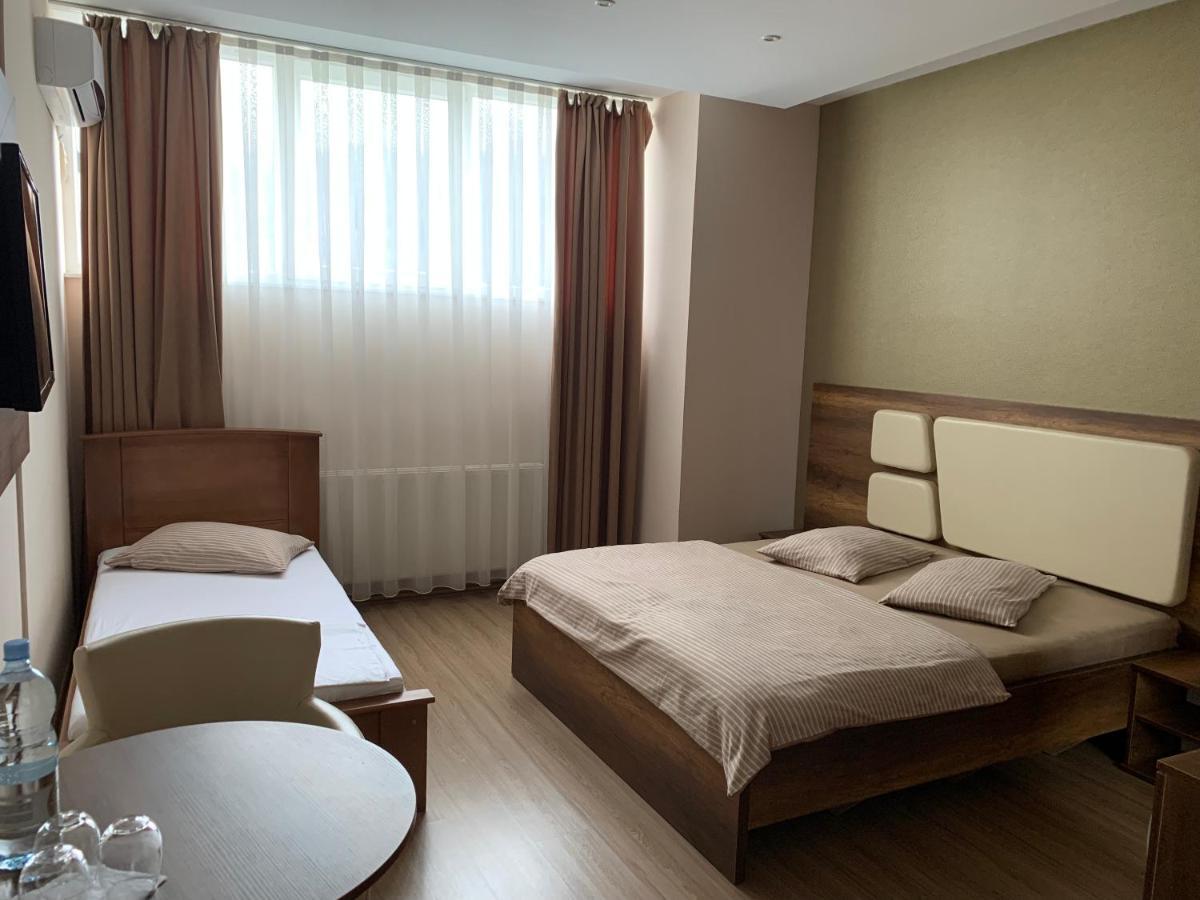 Hotel Antika Peje Extérieur photo