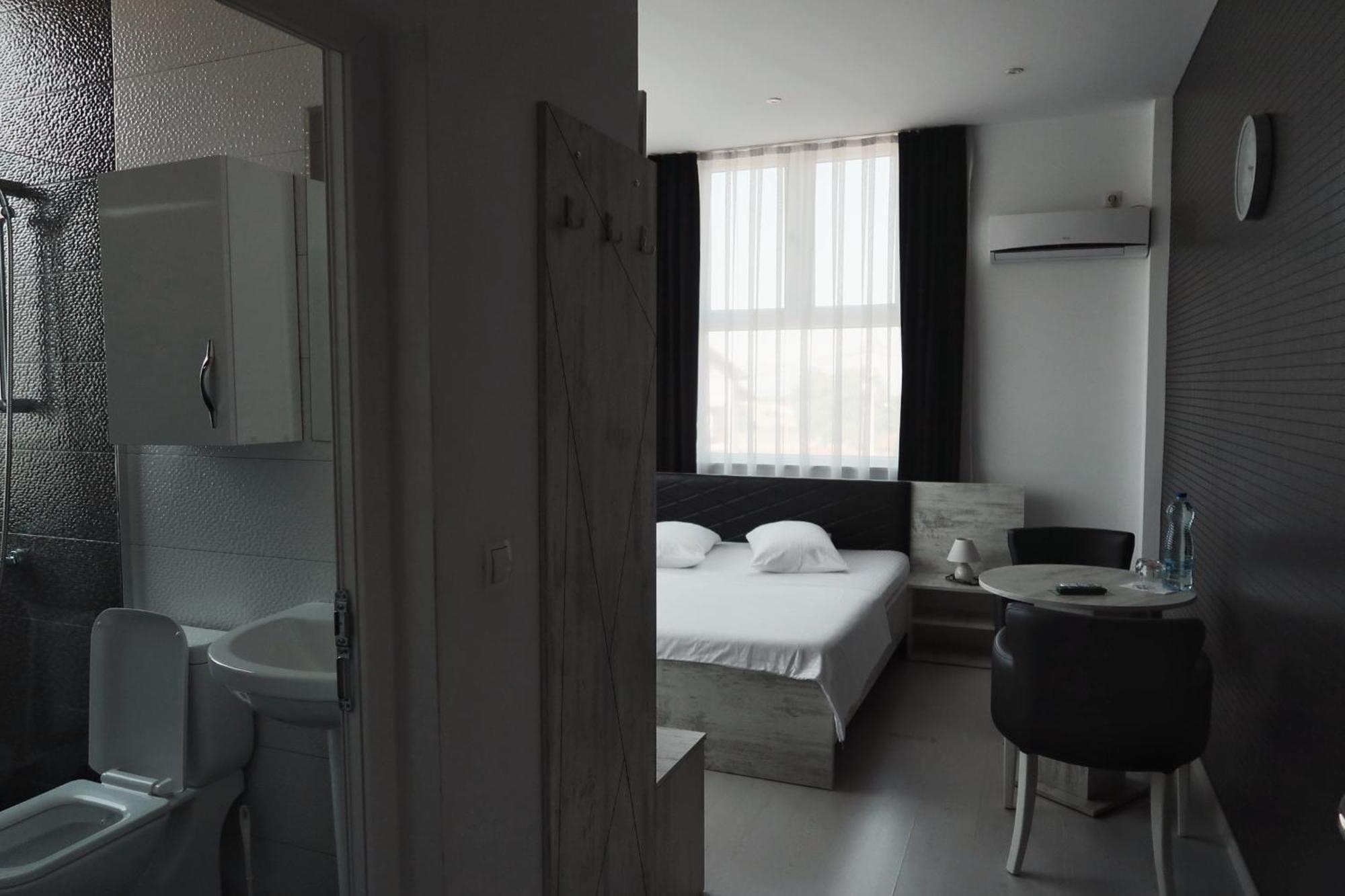 Hotel Antika Peje Extérieur photo