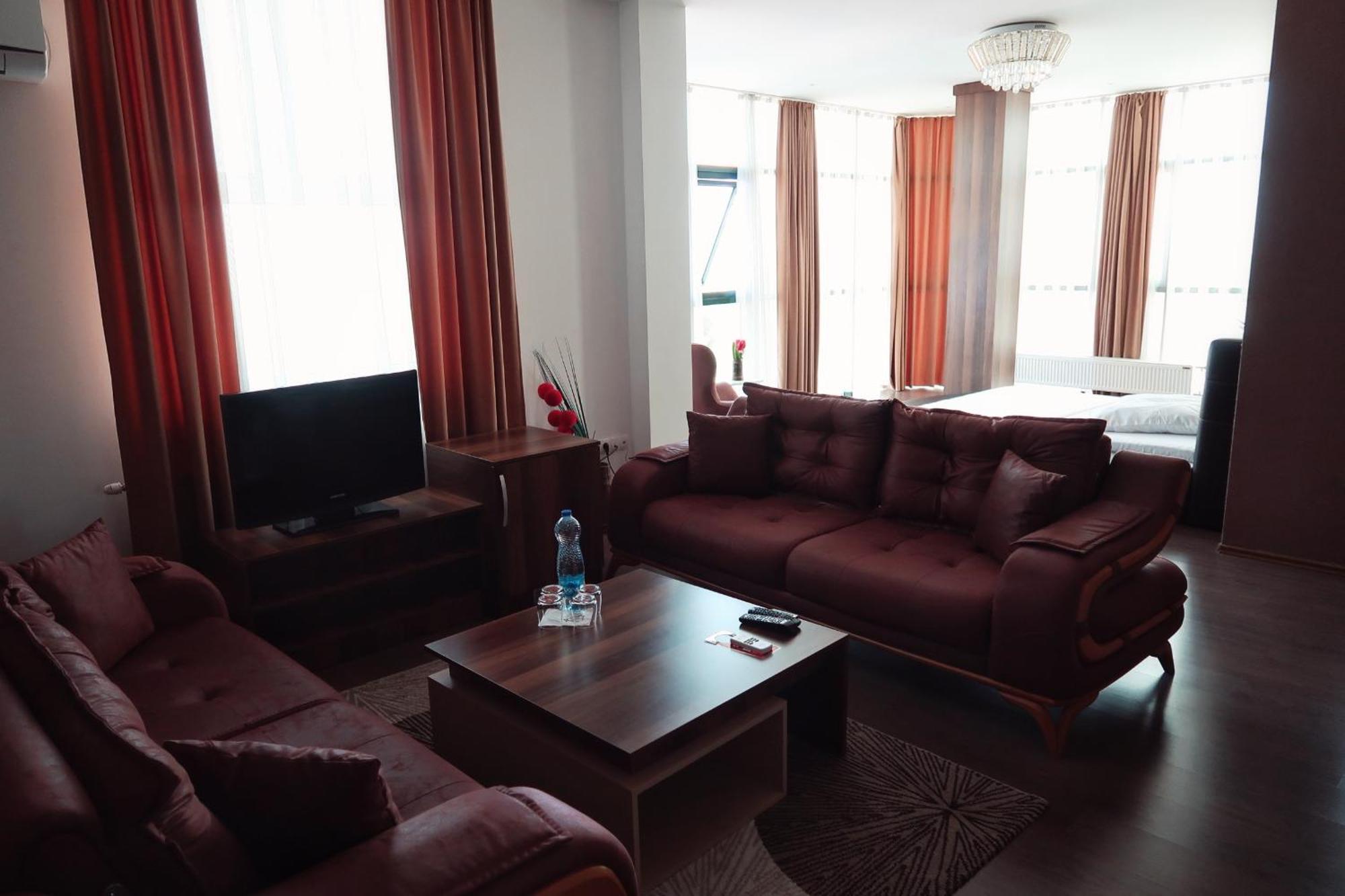 Hotel Antika Peje Extérieur photo