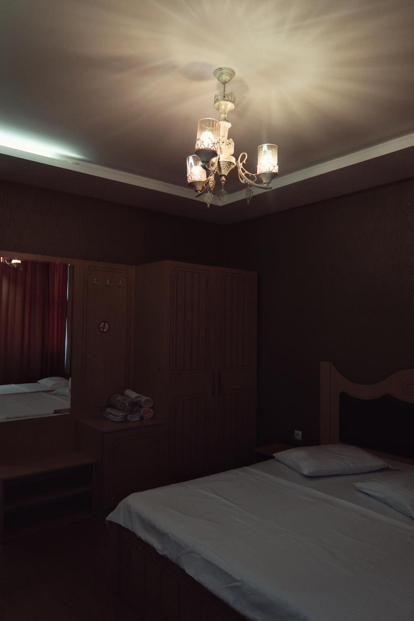 Hotel Antika Peje Extérieur photo