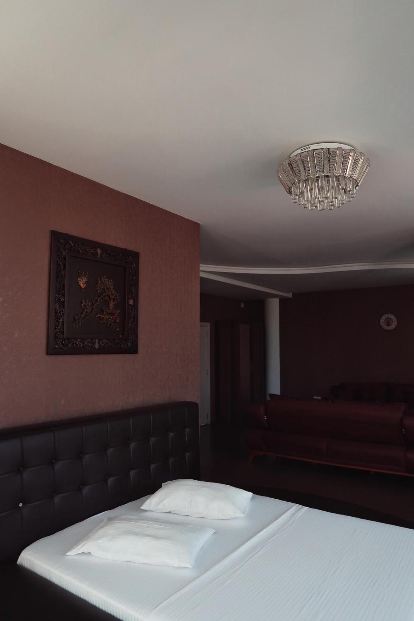Hotel Antika Peje Extérieur photo