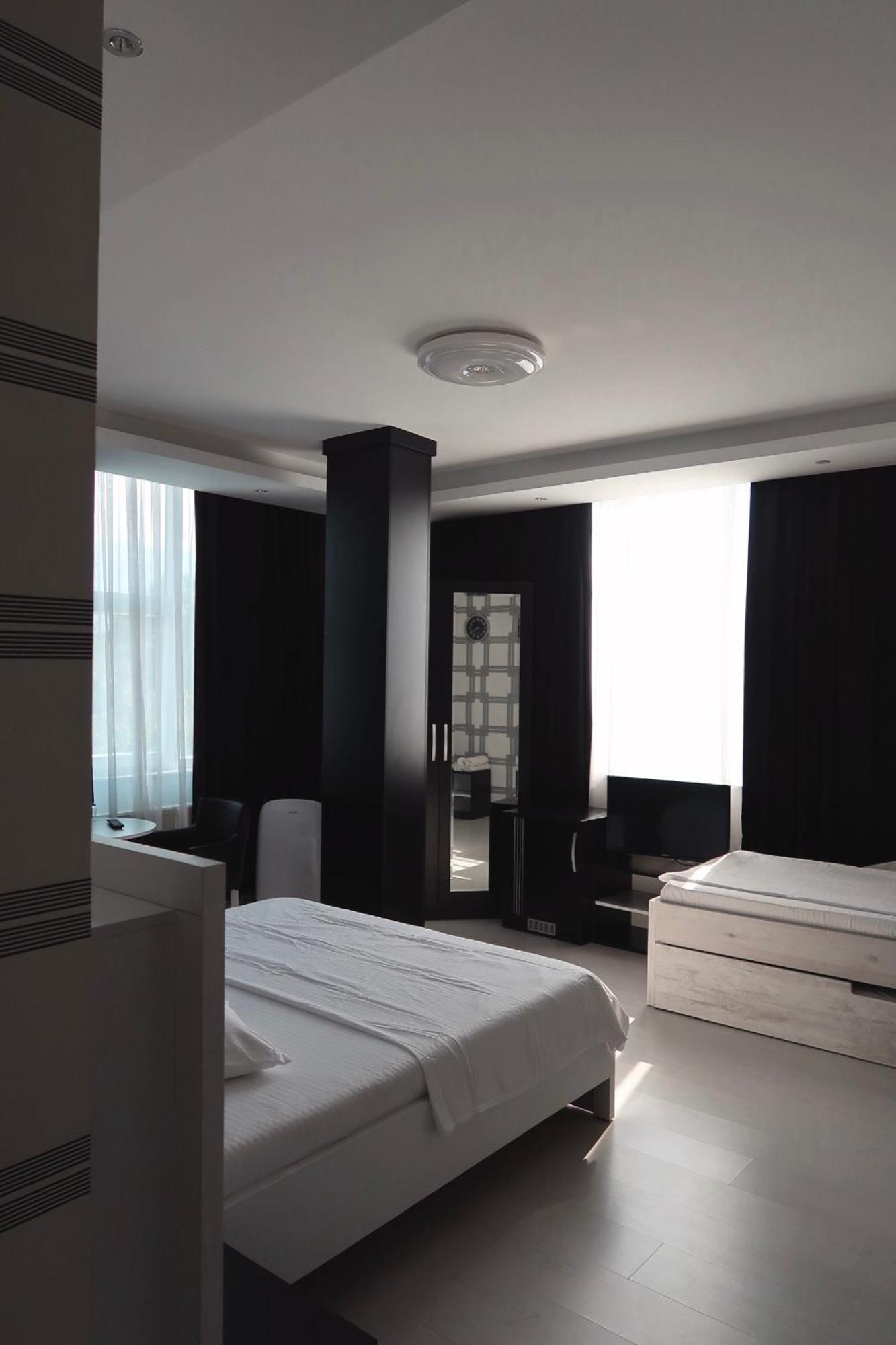 Hotel Antika Peje Extérieur photo