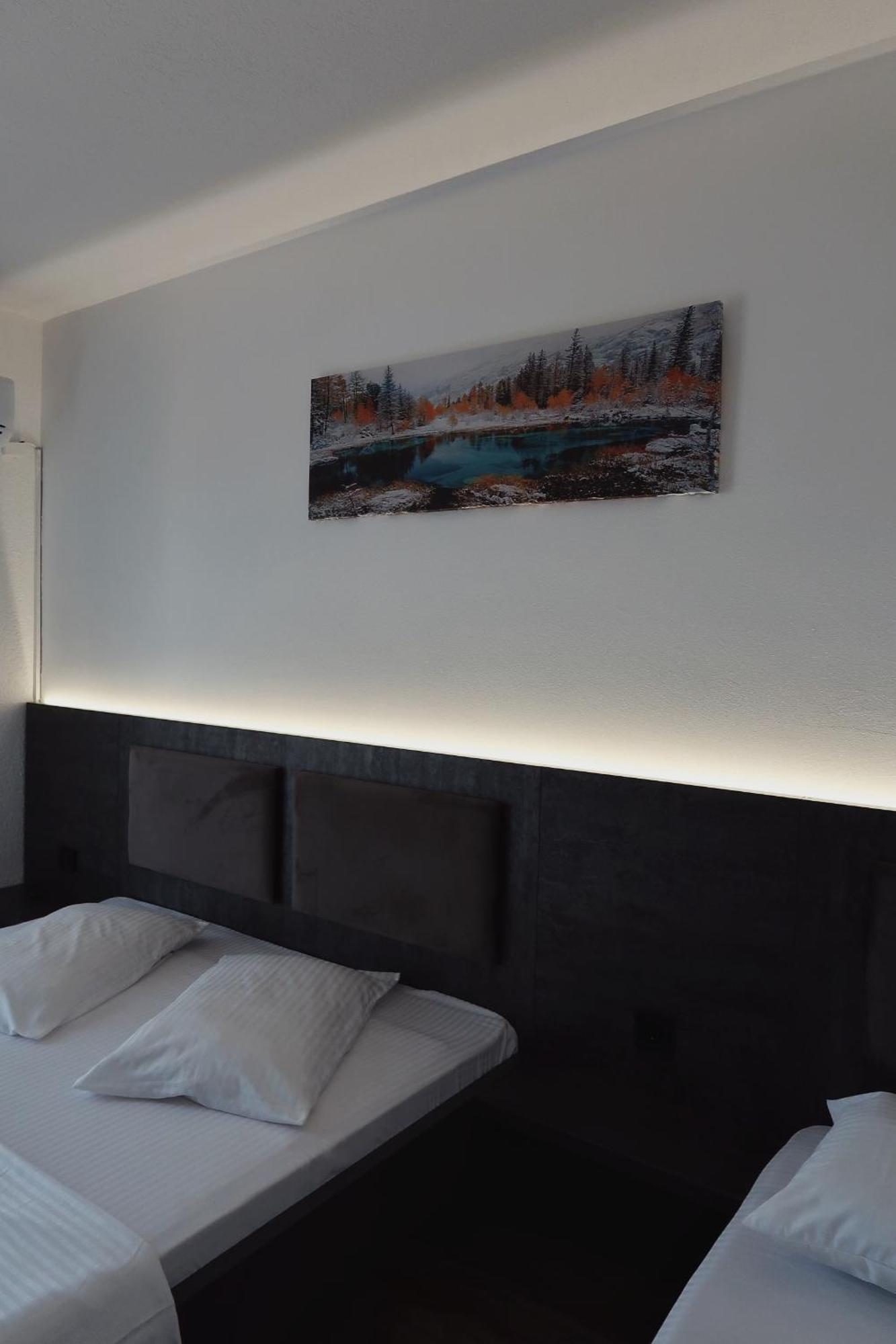 Hotel Antika Peje Extérieur photo