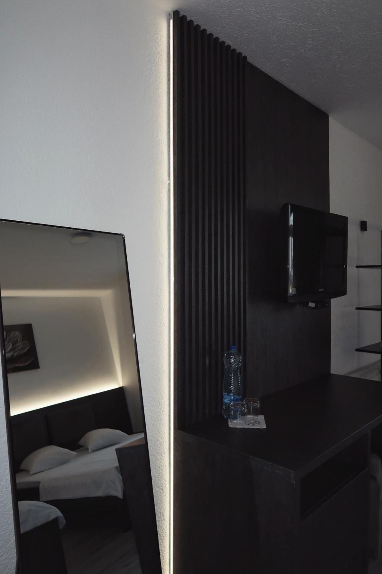 Hotel Antika Peje Extérieur photo