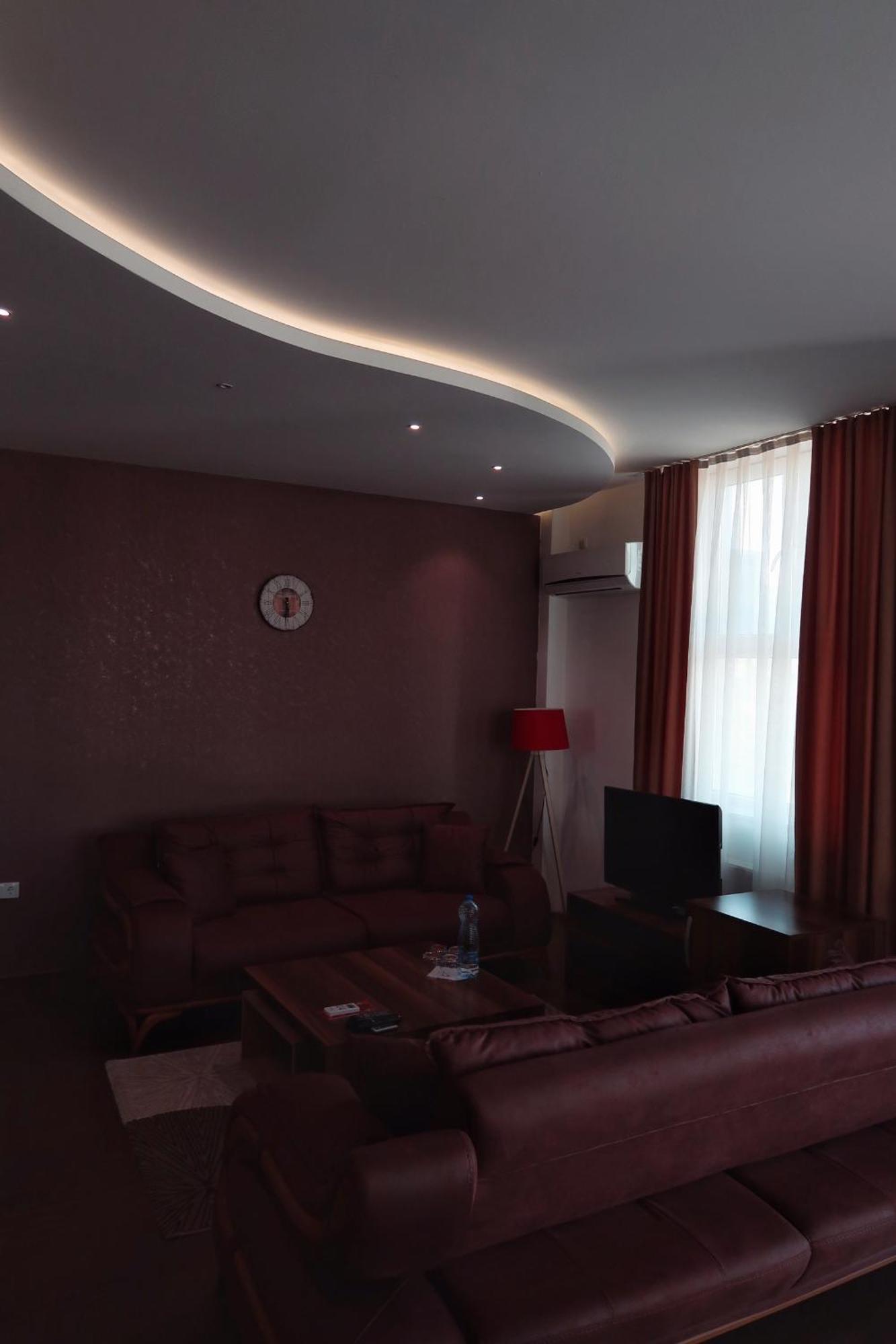 Hotel Antika Peje Extérieur photo